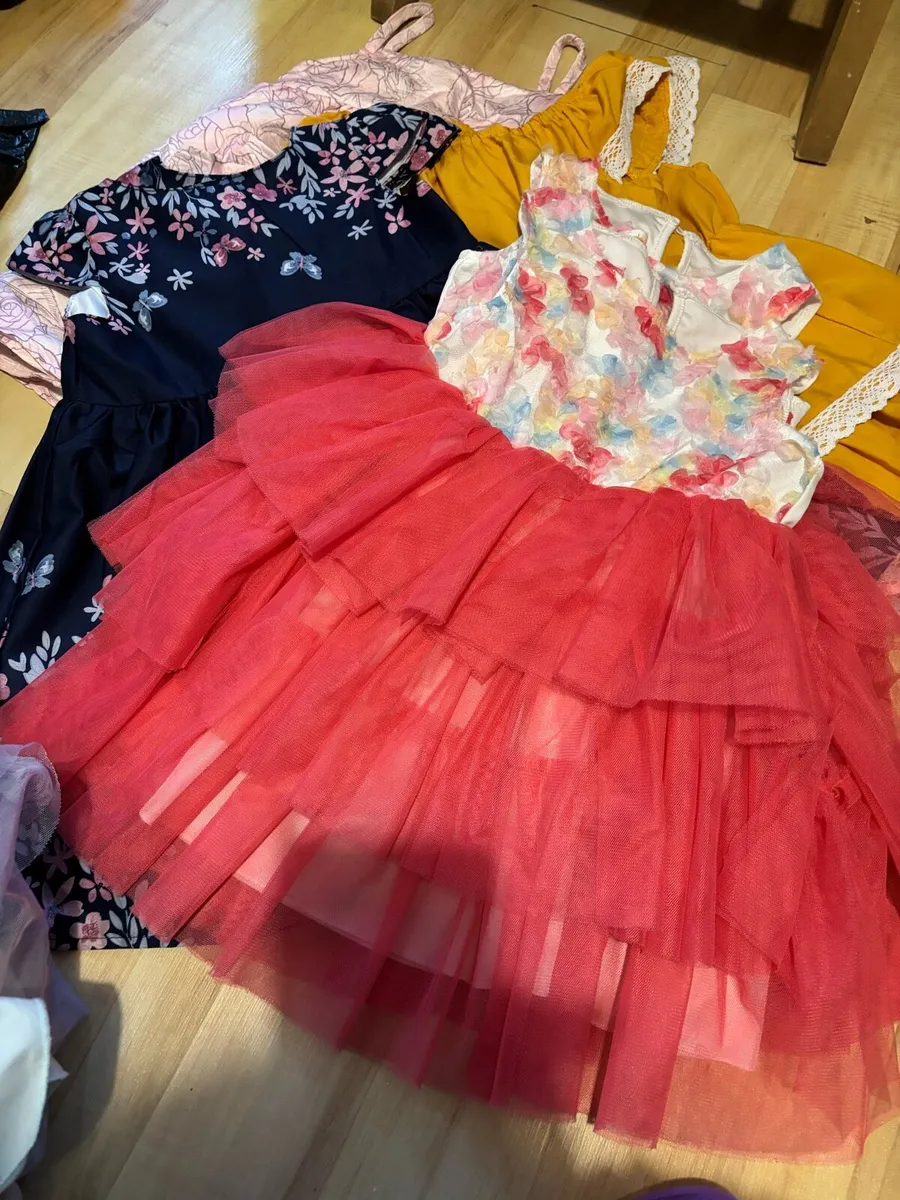 Girls clothes (4-6y) - Image 1