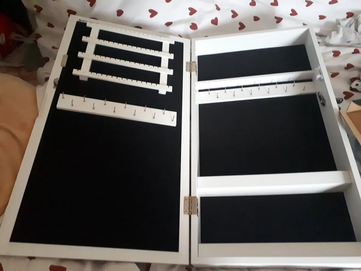 wall mounted jewellery cabinet - Image 2