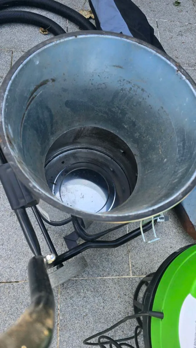 Predator Gutter Vac Commercial Gutter Cleaner - Image 3