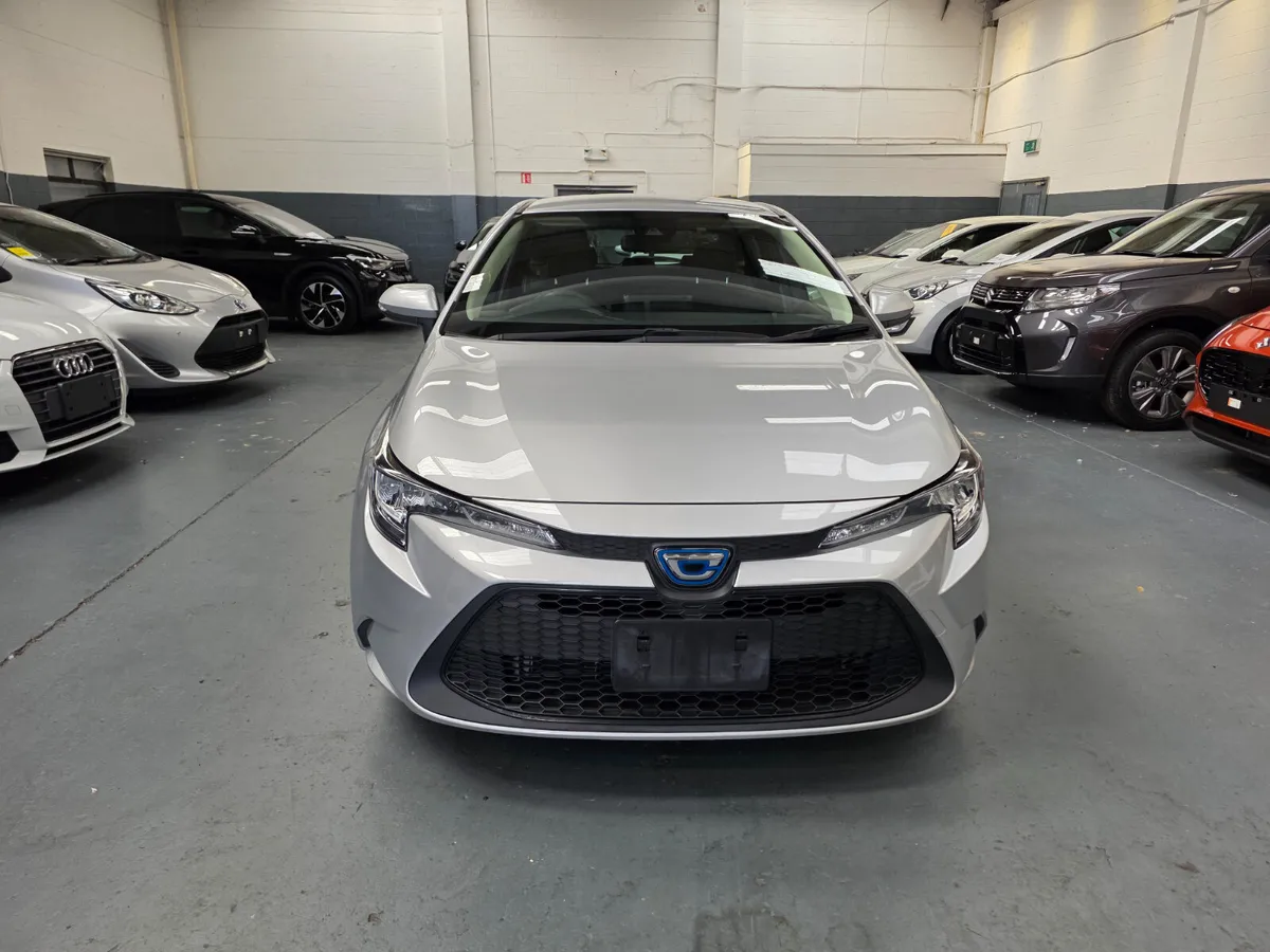 Toyota Corolla Touring Hybrid 2020 - Image 2