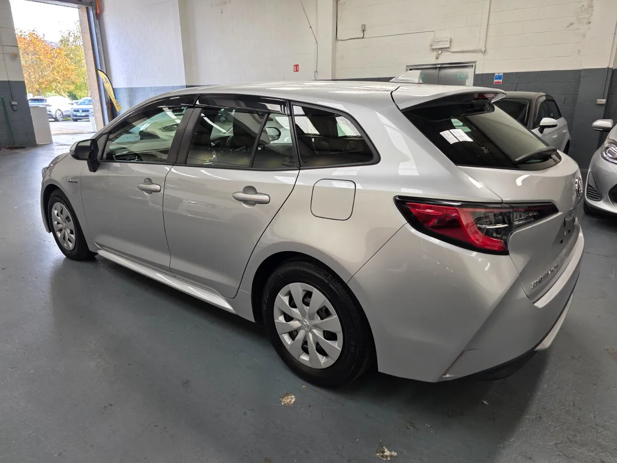 Toyota Corolla Touring Hybrid 2020 - Image 4