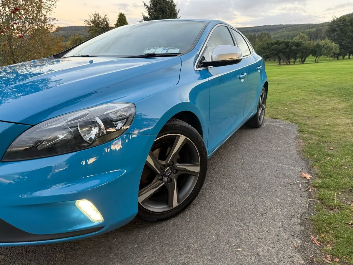 Volvo v40 R design 08/26 Nct - Image 3