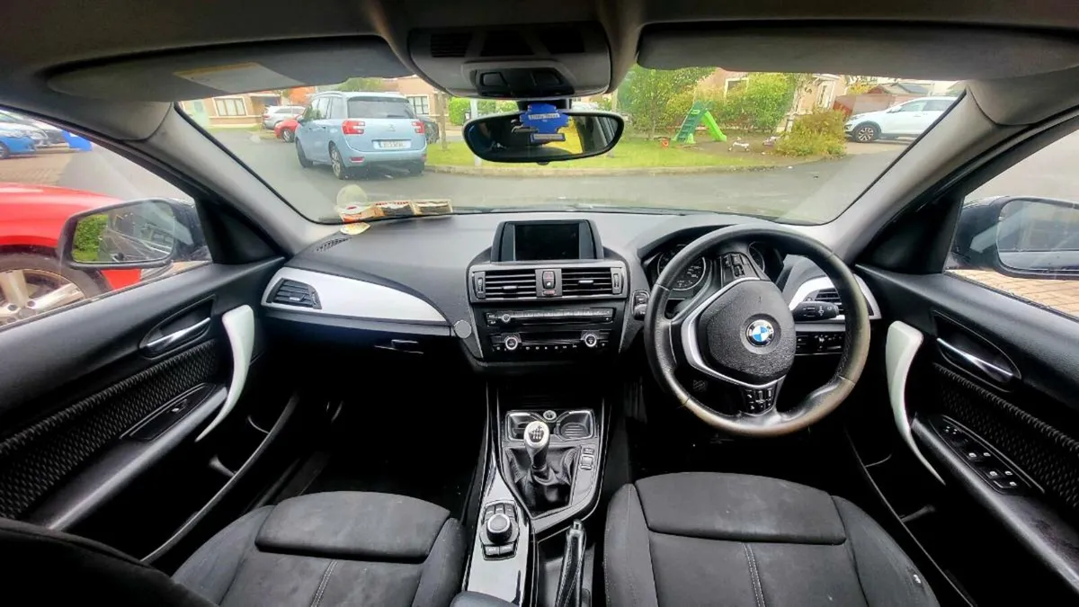 BMW  1 series  2L D  BLACK - Image 2