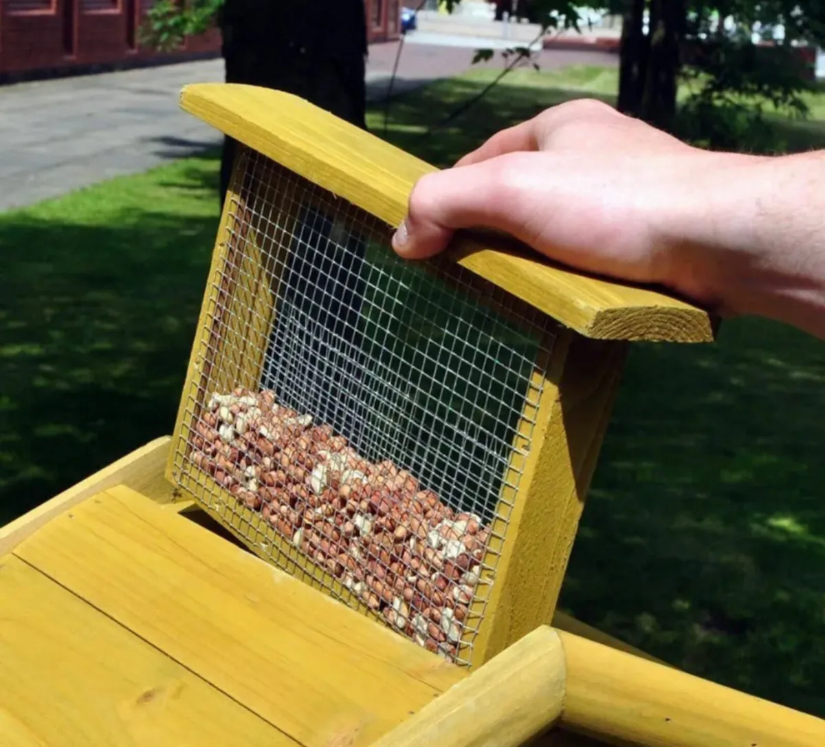 Bird Table With Built in Feeder NEW - Image 3