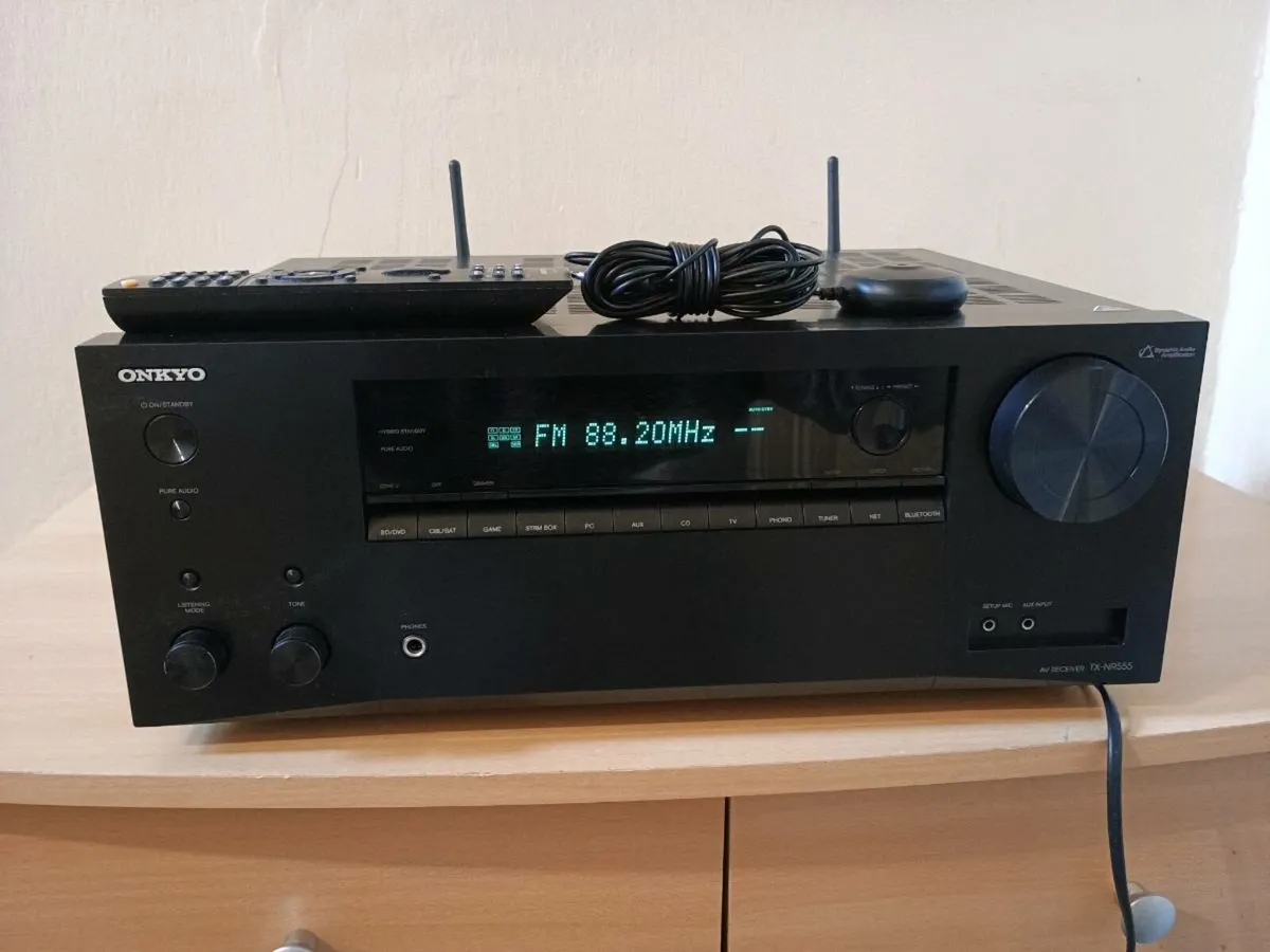 ONKYO TX NR555 AV receiver - Image 1