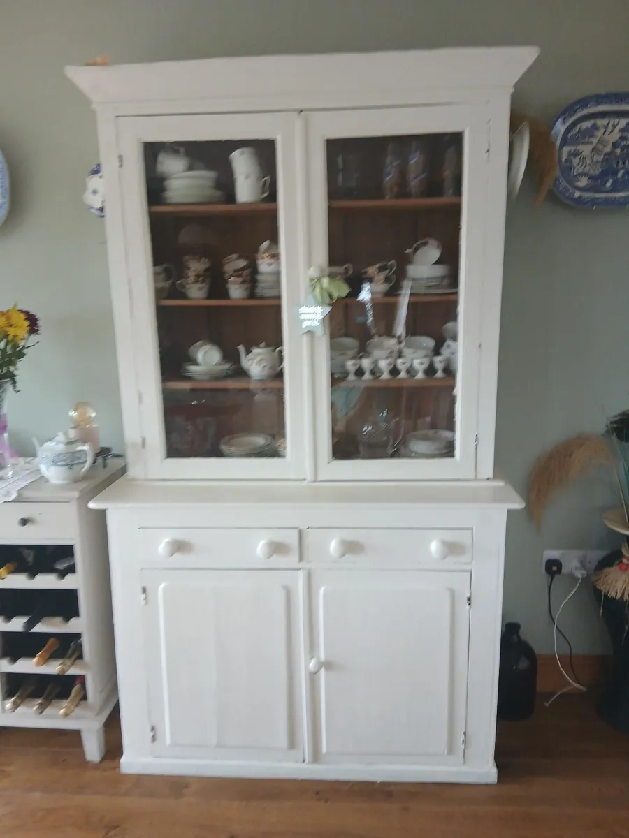 Kitchen dresser