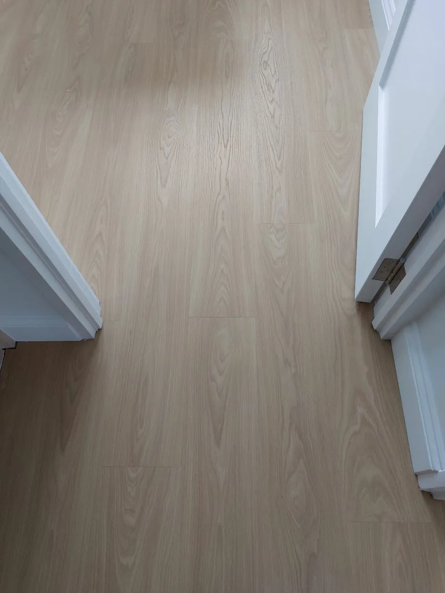 Laminate Flooring 8mm Quick Step - Image 3