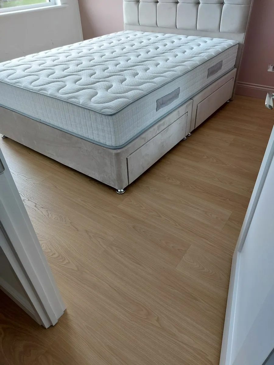 Laminate Flooring 8mm Quick Step - Image 4