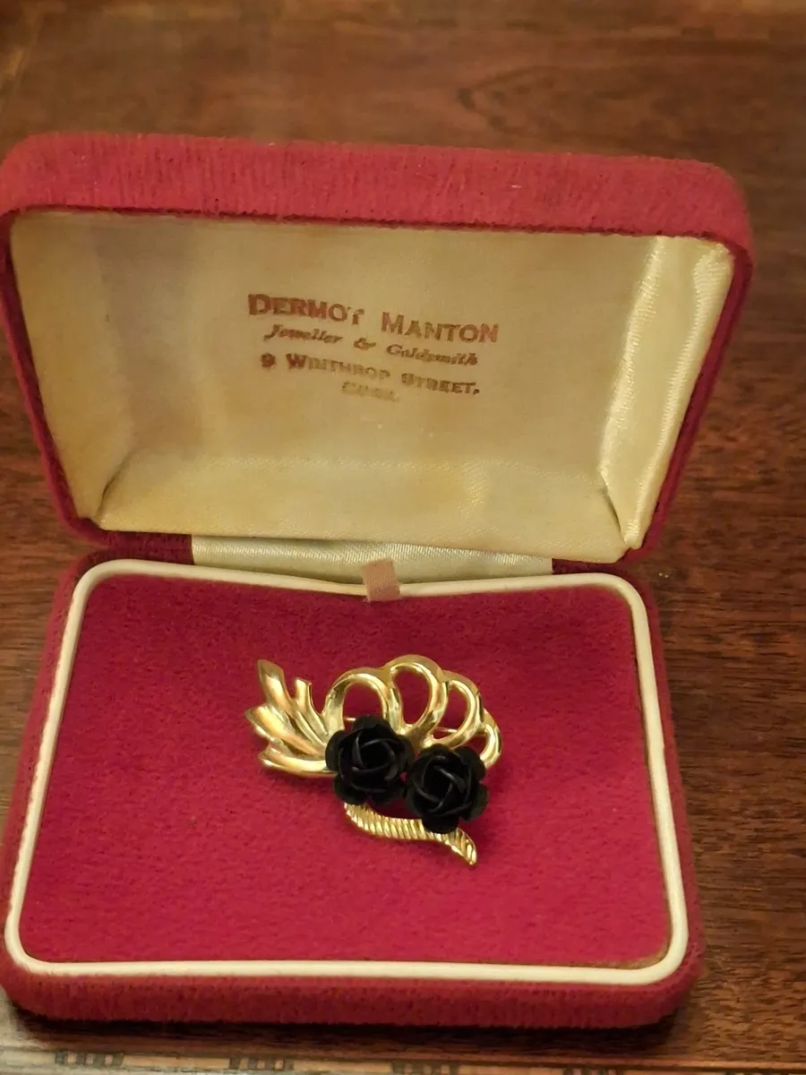 Vintage Gold Tone black rose brooch. - Image 1