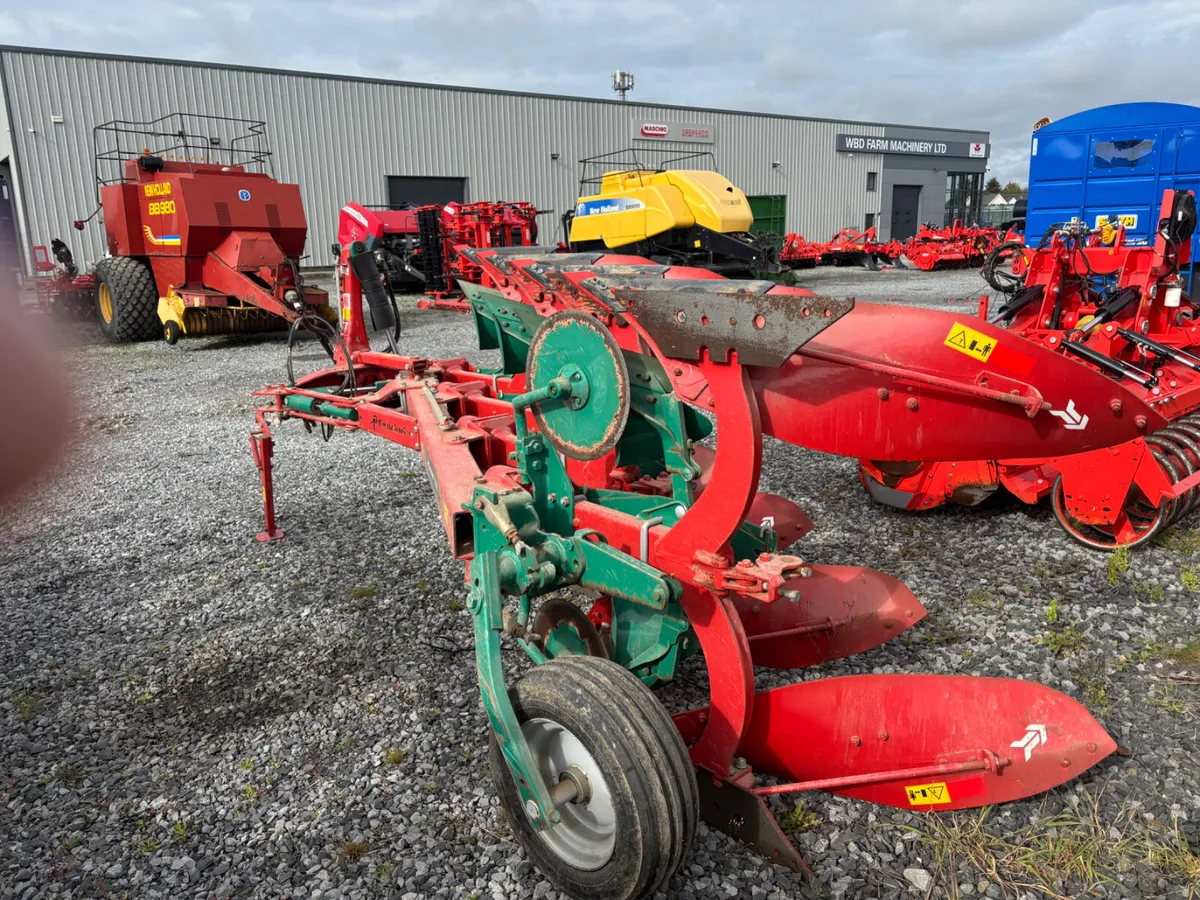 Kverneland 4 Furrow plough - Image 3