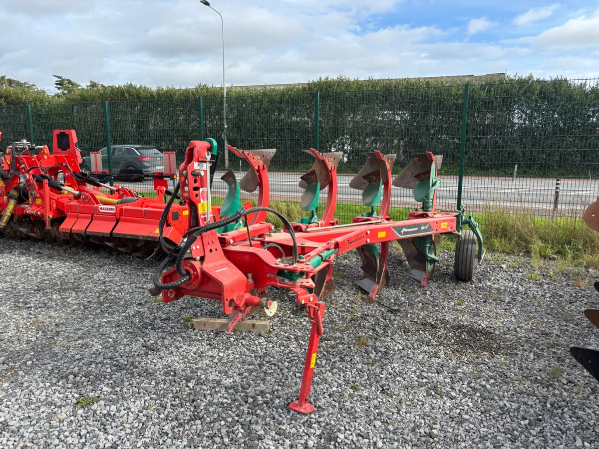 Kverneland 4 Furrow plough - Image 1