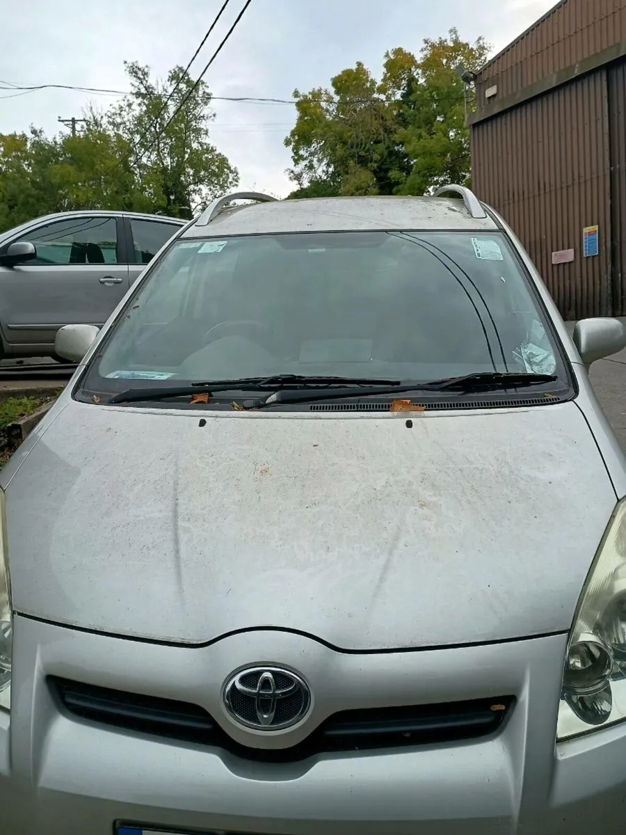 Toyota Corolla Verso - Image 2