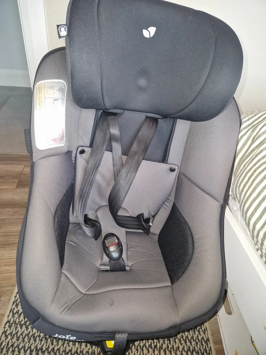 Joie 360 Isofix car seat - Image 1
