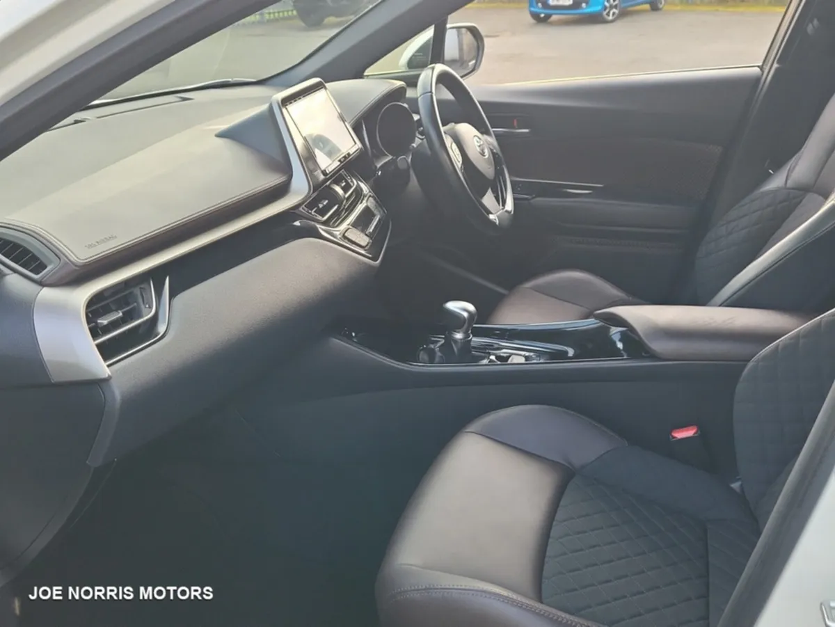 Toyota C-HR G Sport 1.8 HYBRID AUTOMATIC - Image 3