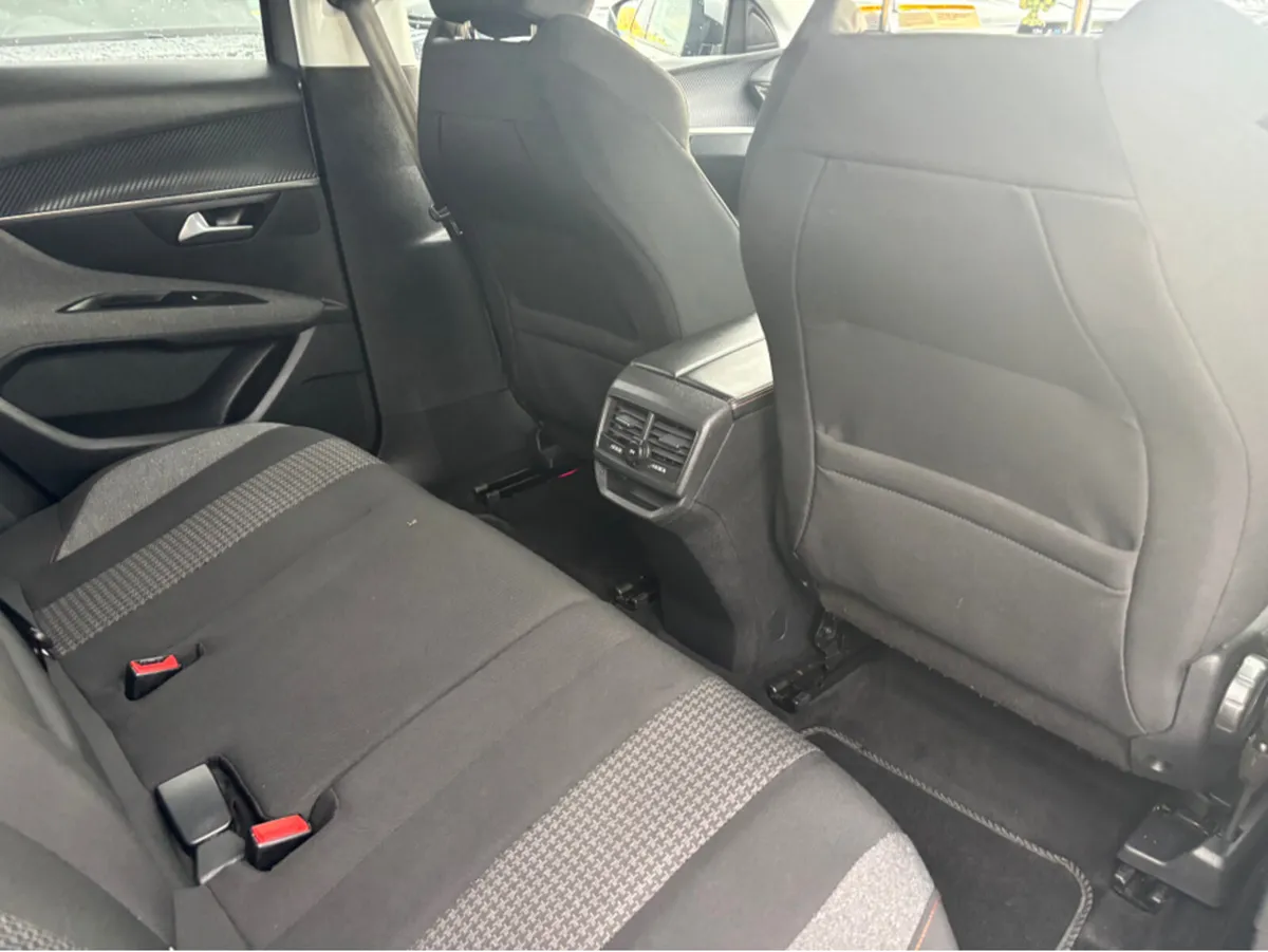 Peugeot 3008 ACTIVE 1.5 BLUE HDI 130 6 6.2 4DR - Image 4