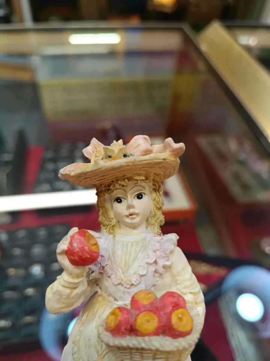 Vintage Figurine Girl with a dog & basket apples - Image 3
