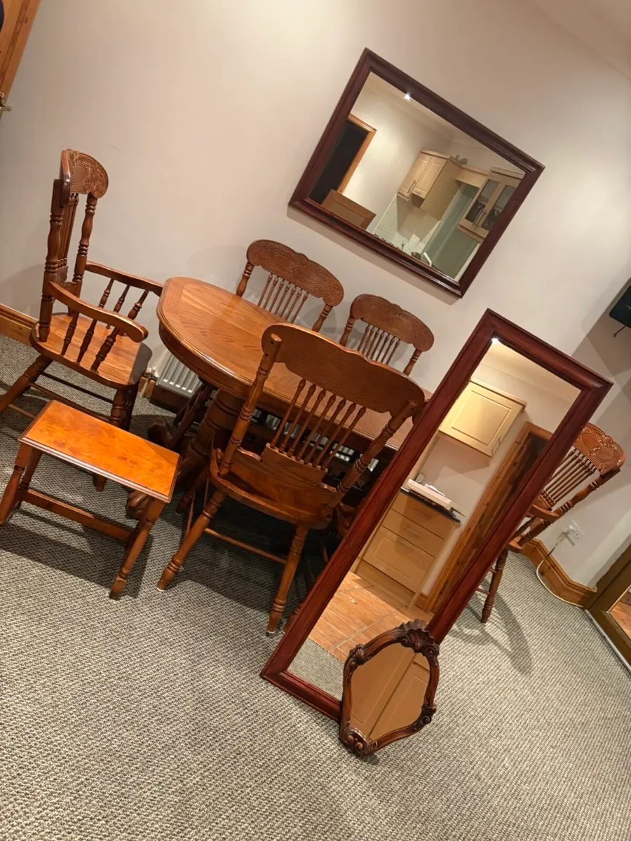 Table and chairs set