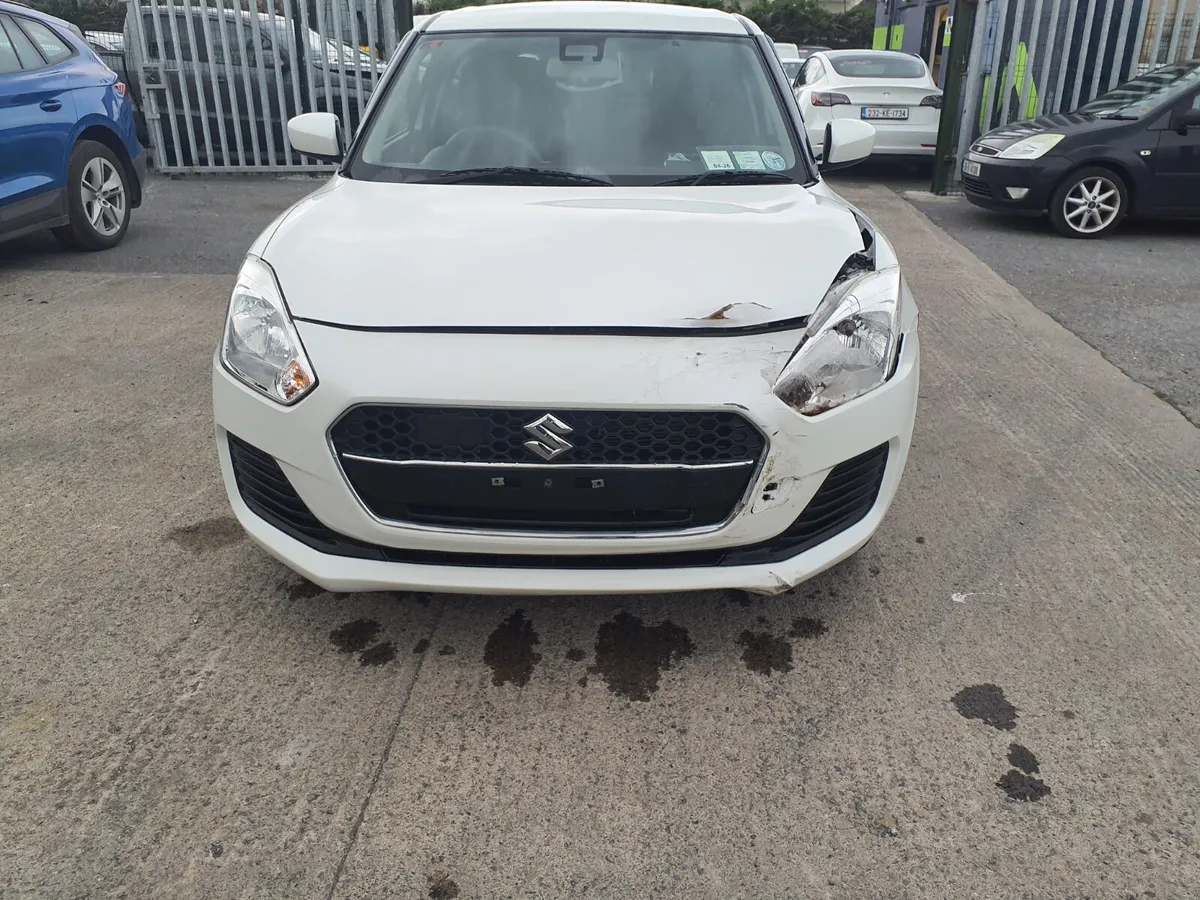2019 SUZUKI SWIFT - Image 1