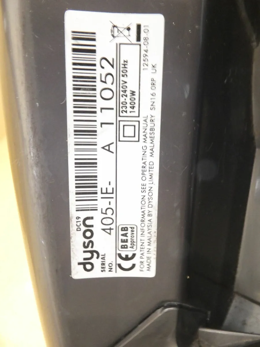 DYSON vacuum cleaner - Image 2