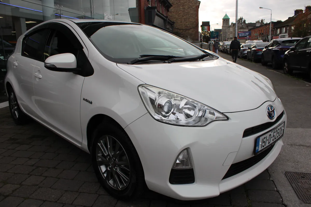 Toyota Aqua 1.5 HYBRID AUTO 2015 - Image 2