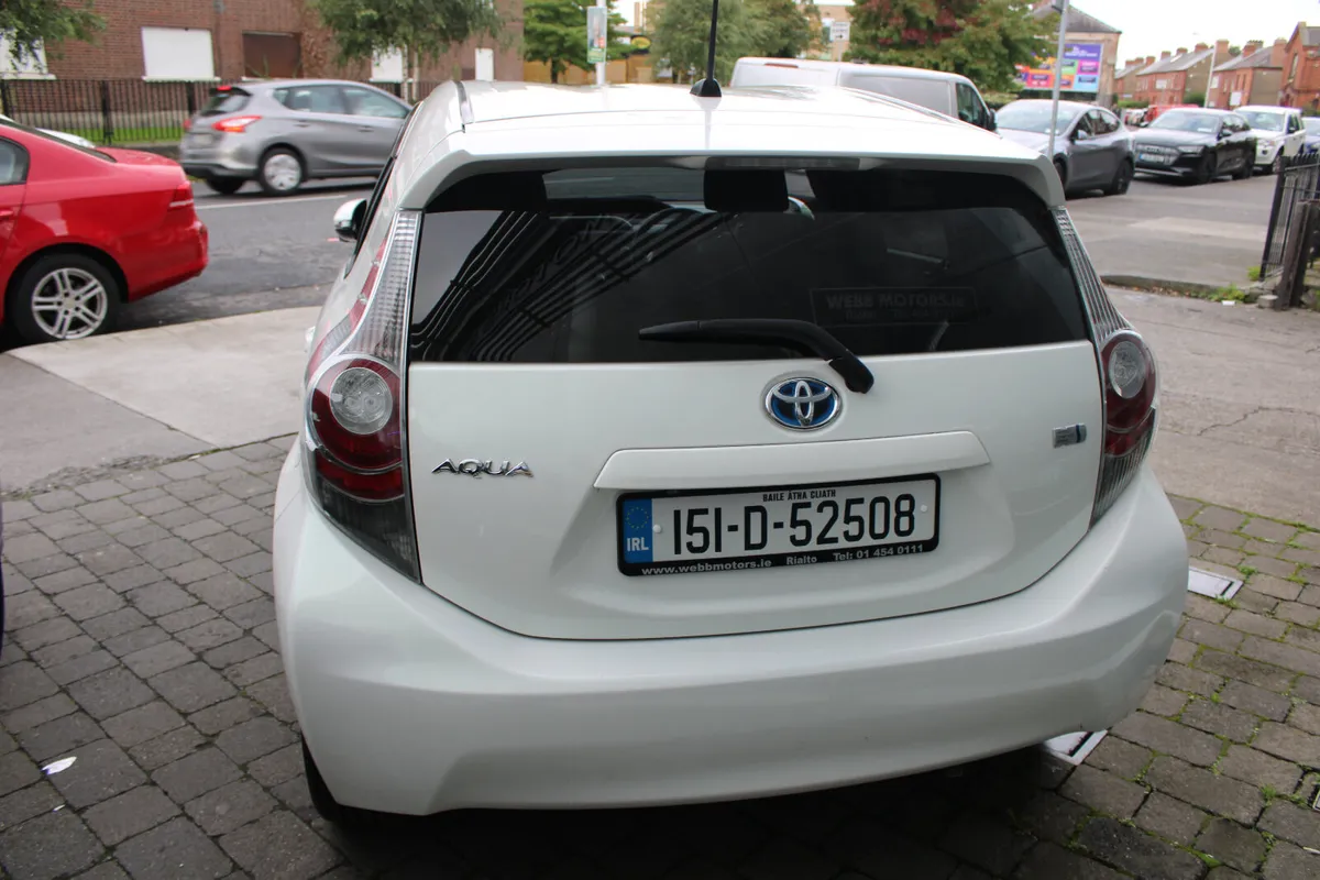 Toyota Aqua 1.5 HYBRID AUTO 2015 - Image 4