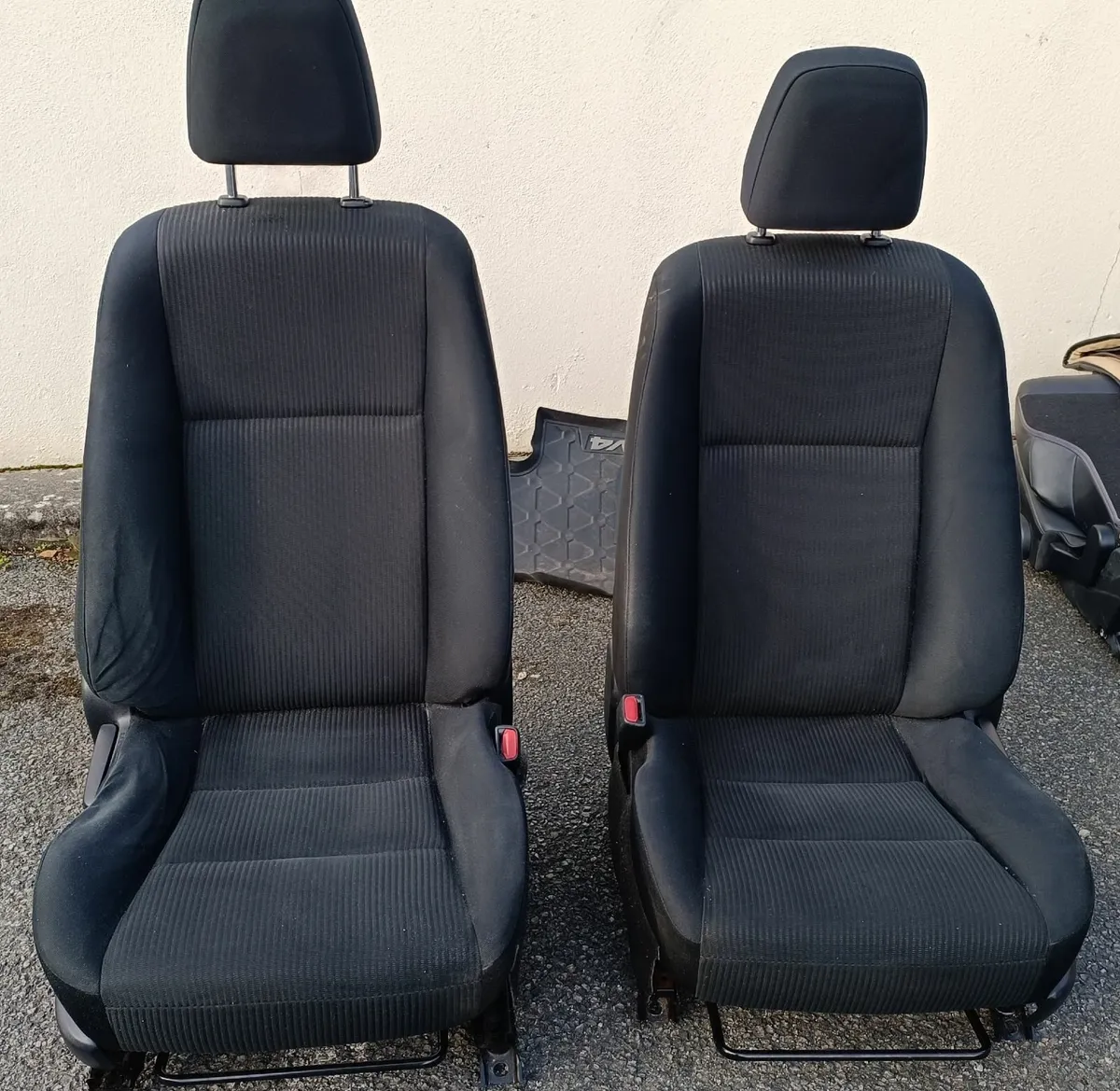 2013 Toyota Rav 4 Cloths Seats Full Set - Image 1