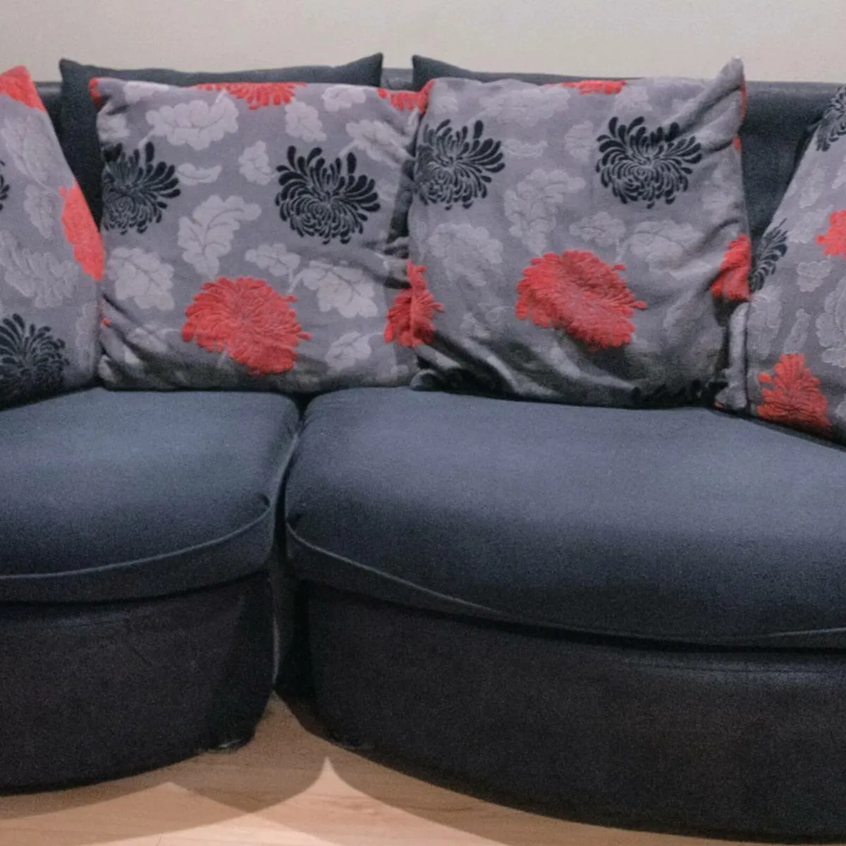 Couch - Image 3