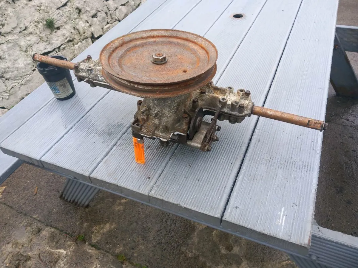 Lawnflite/M.T.D. variable speed gearbox for sale - Image 1