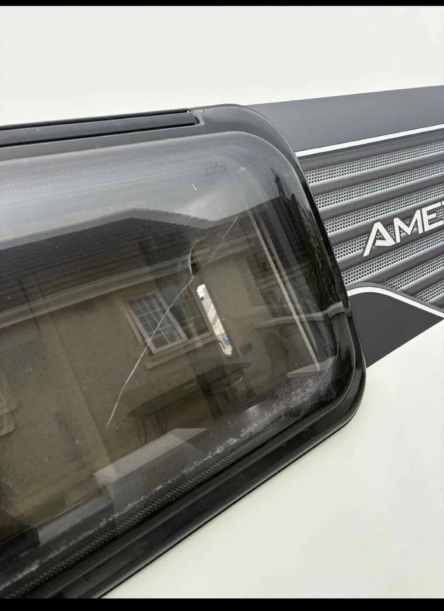 Towing caravan - Image 2