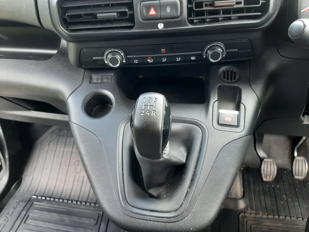Toyota Proace 2021 GX 1 owner - Image 3