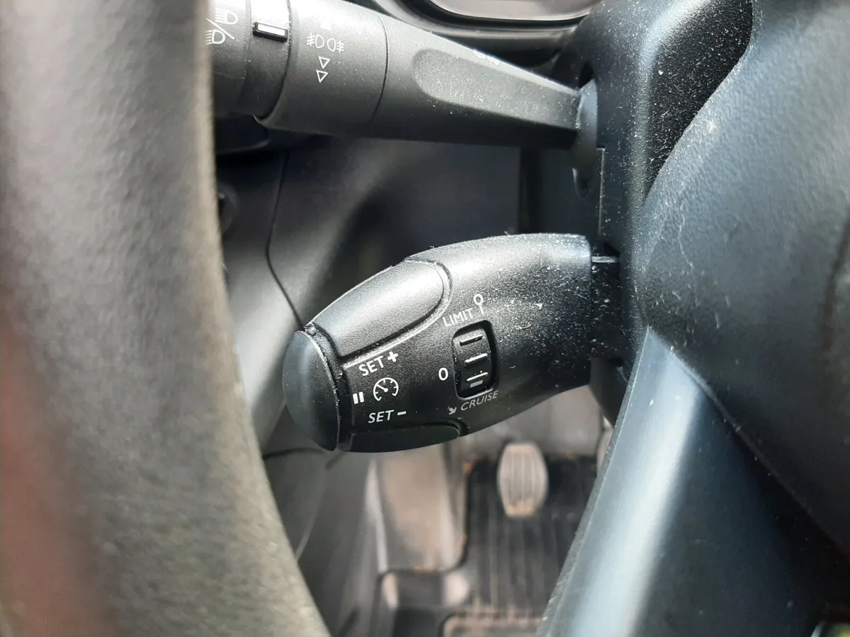 Toyota Proace 2021 GX 1 owner - Image 2
