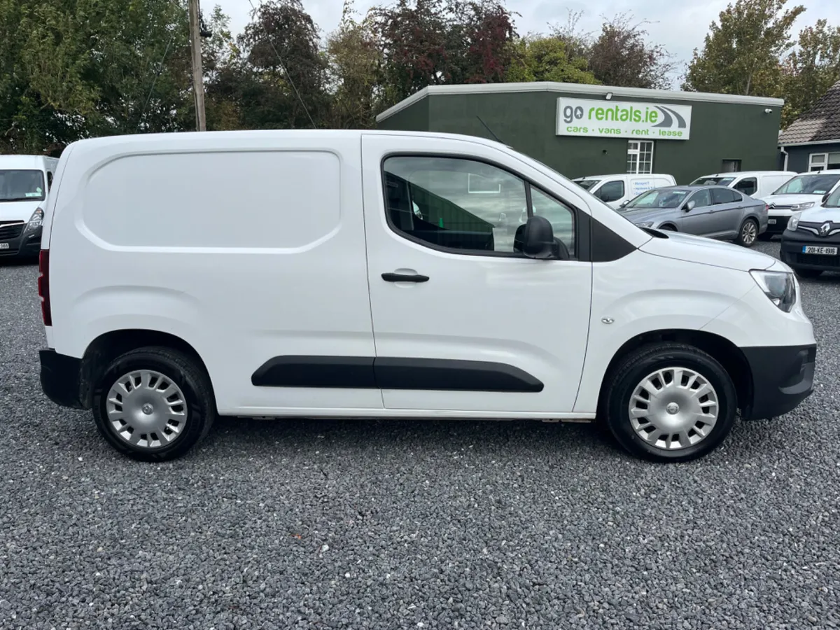 Opel Combo 6 Speed 100BHP 1.5L Diesel - Image 2