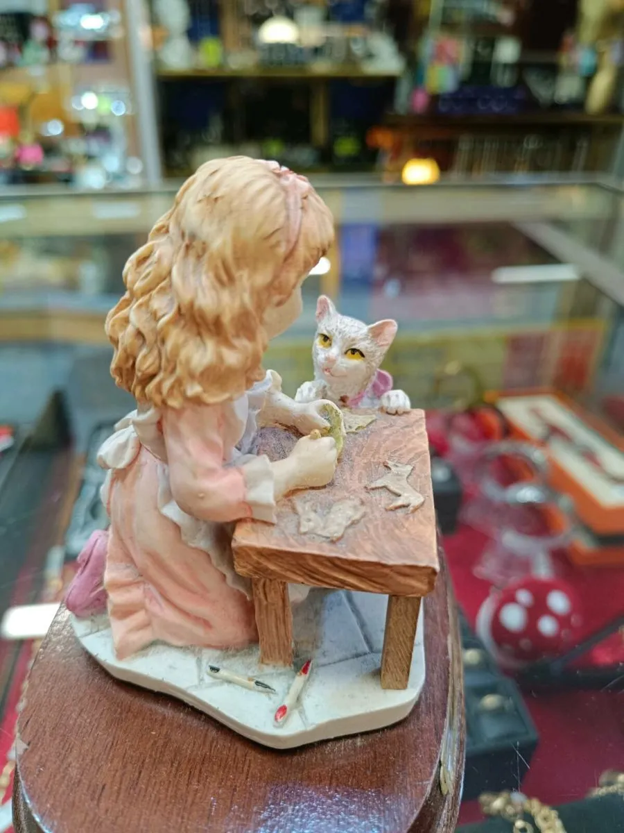 Leonardo's Collection Figurine "Making Friends" - Image 4