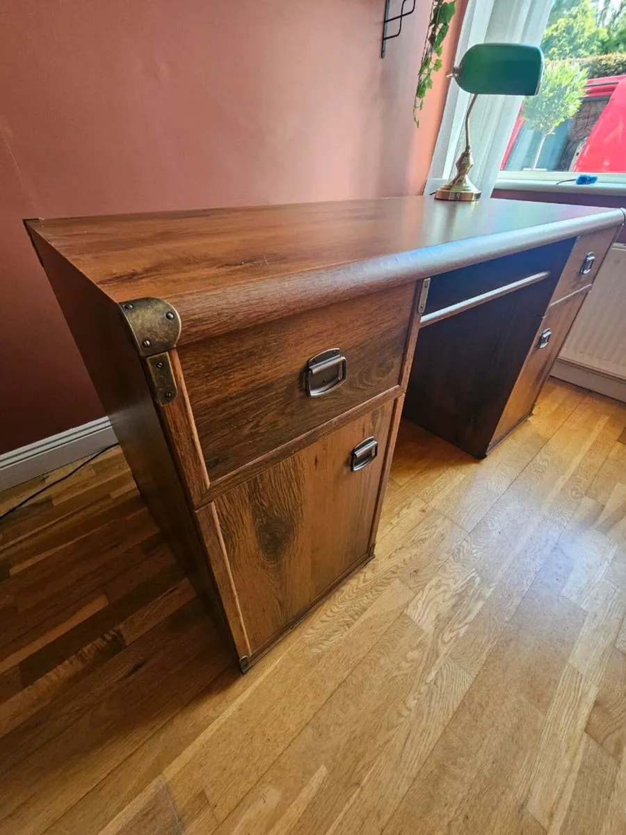 Office desk - Image 3