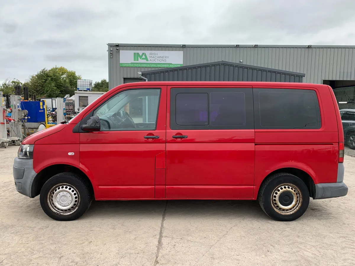 BID ONLINE NOW - 2010 VOLKSWAGEN SHUTTLE CREW CAB - Image 2