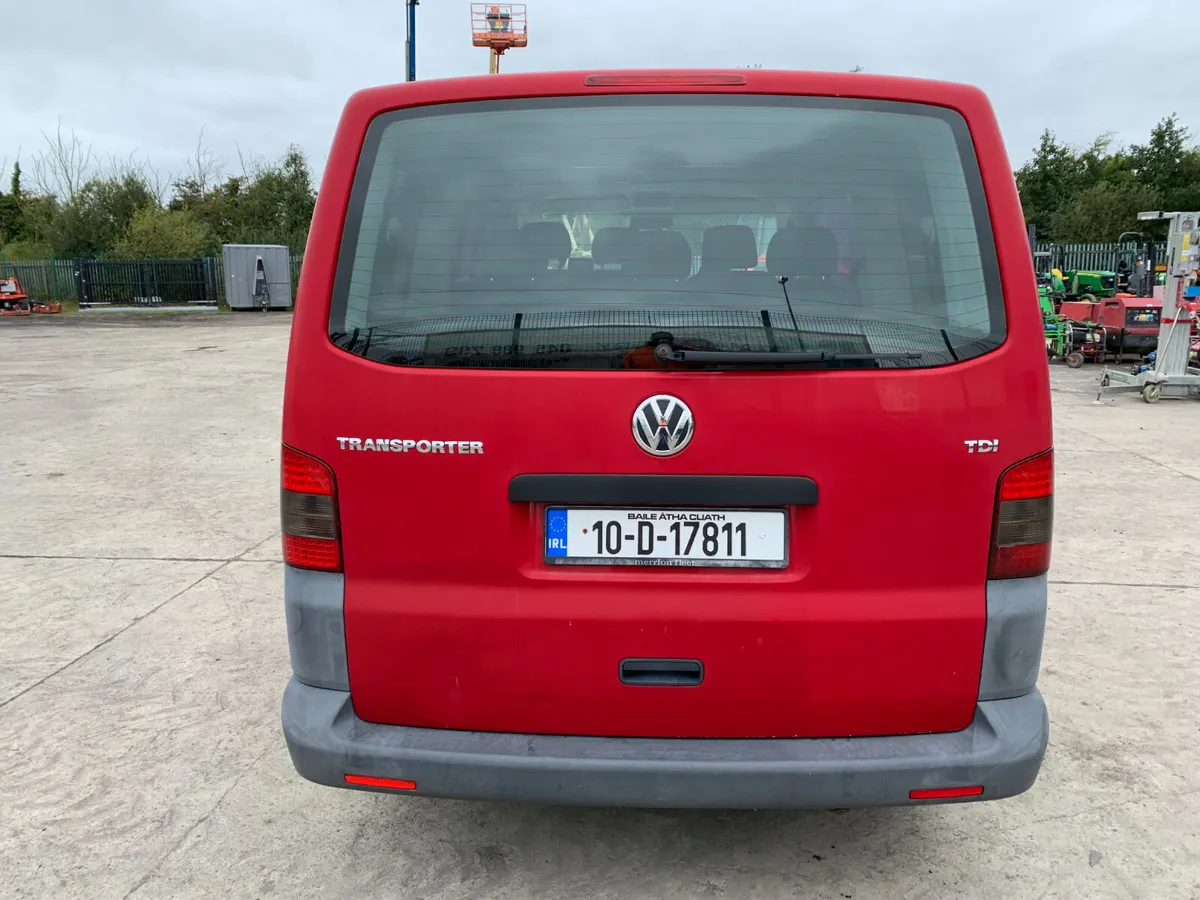 BID ONLINE NOW - 2010 VOLKSWAGEN SHUTTLE CREW CAB - Image 4