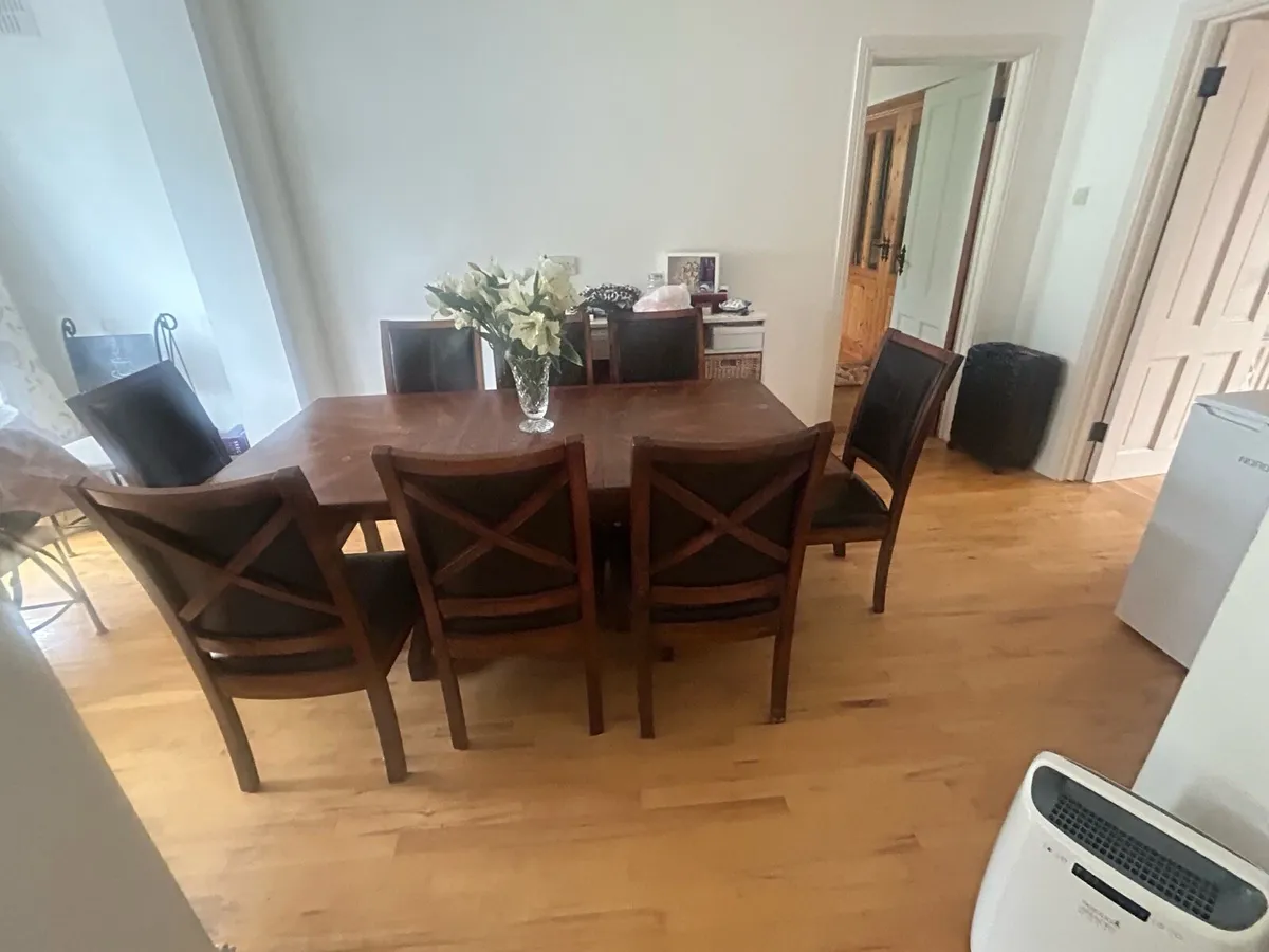 8 seater dining table - Image 2