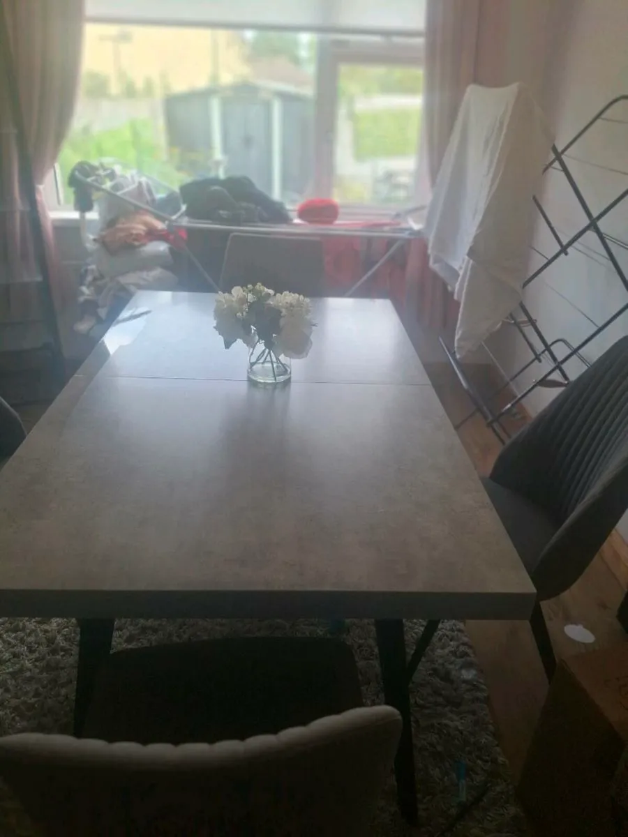 Dining table and 4 chairs - Image 2