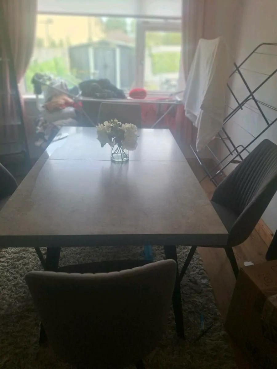 Dining table and 4 chairs - Image 1