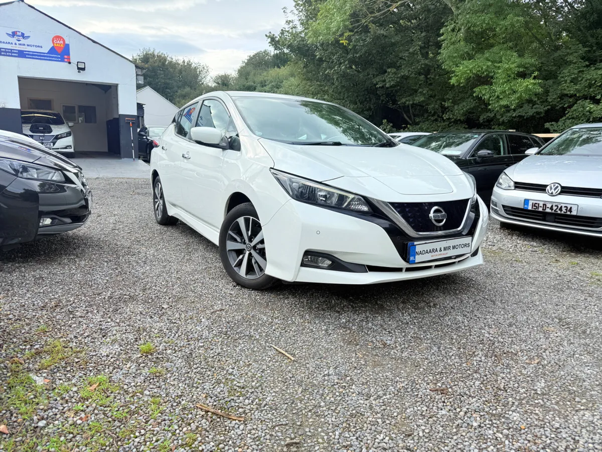 NISSAN LEAF 40KWH ACENTA (6.6KC) Hatchback - Image 1