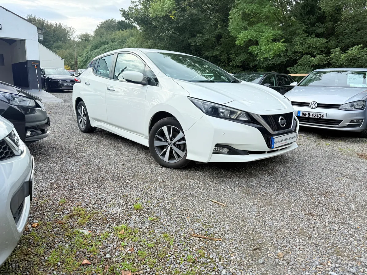 NISSAN LEAF 40KWH ACENTA (6.6KC) Hatchback - Image 4