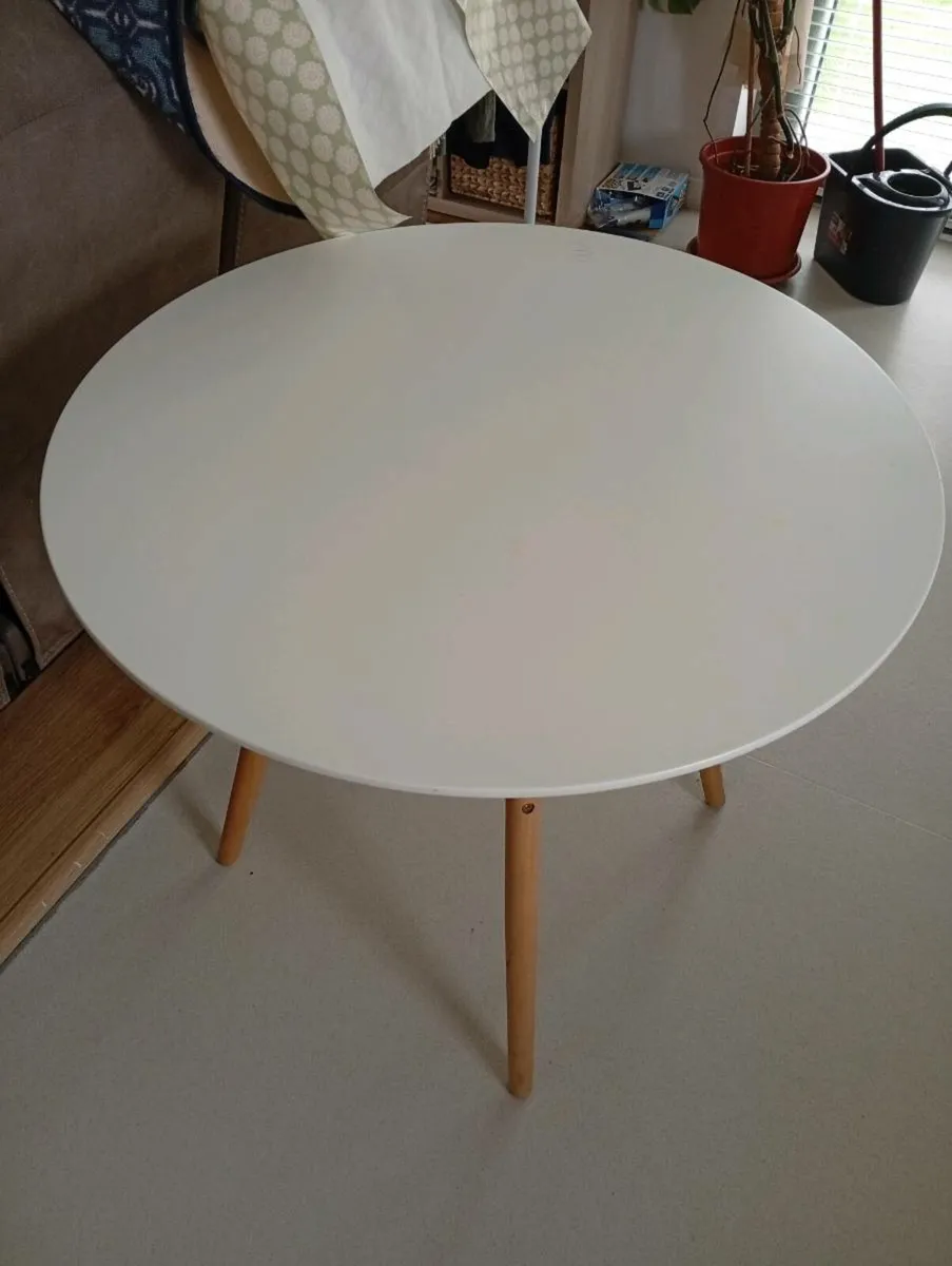 Round dining table - Image 2