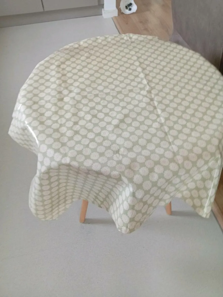 Round dining table - Image 4