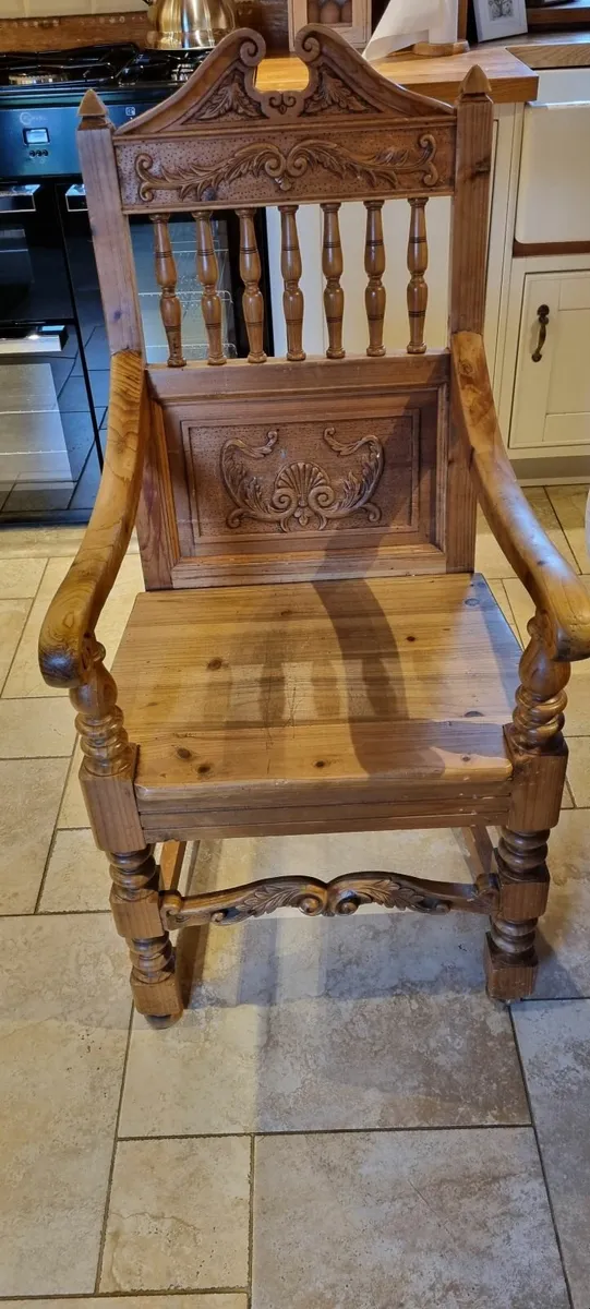Table & Chairs - Image 3