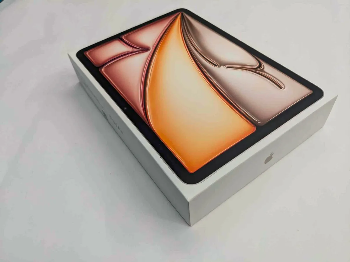 Apple iPad Air 7th Gen. NEW - Image 2