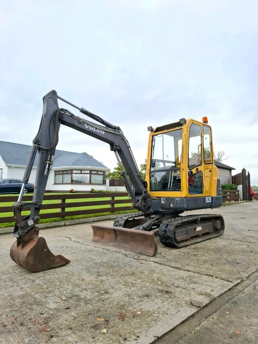 Selection of 3 ton diggers - Image 3