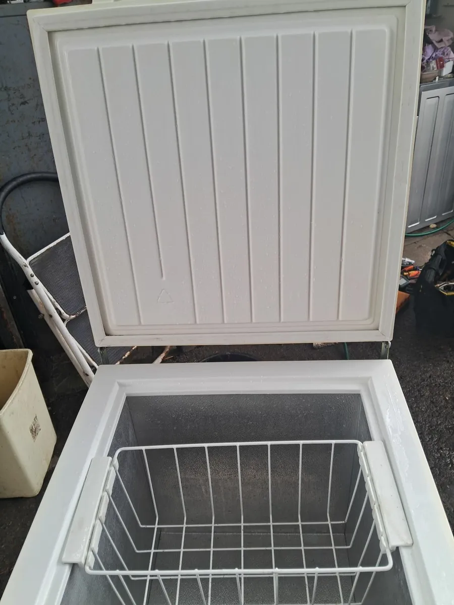 CHEST FREEZER FOR SALE - Image 3