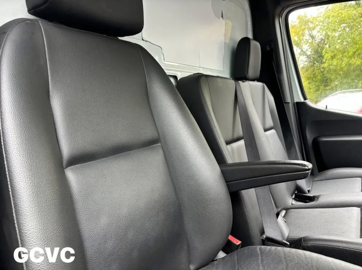 Mercedes-Benz Sprinter - Image 4
