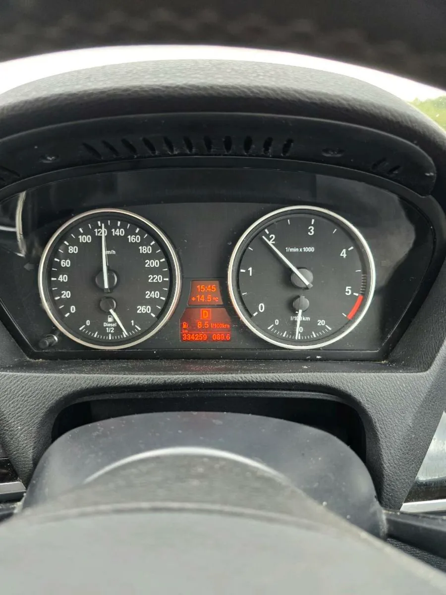 X5 3.0D 2011 auto 8 speed - Image 2