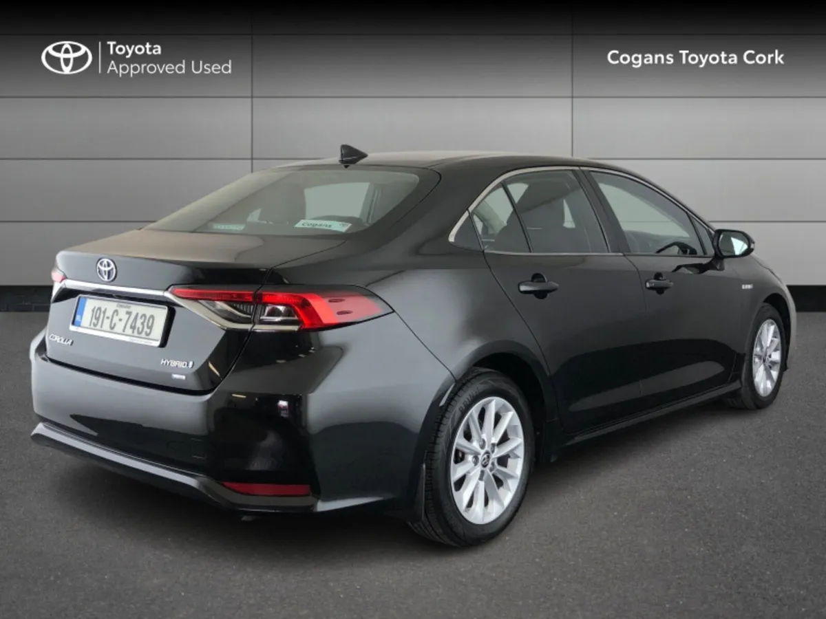 Toyota Corolla COROLLA HYBRID LUNA SAL - Image 2
